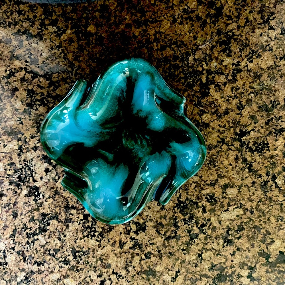BLUE MOUNTAIN VINTAGE DISH/ashtray